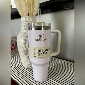 NEW!! WISTERIA Stanley 40oz Quencher Pre-Release Cup Tumbler Purple